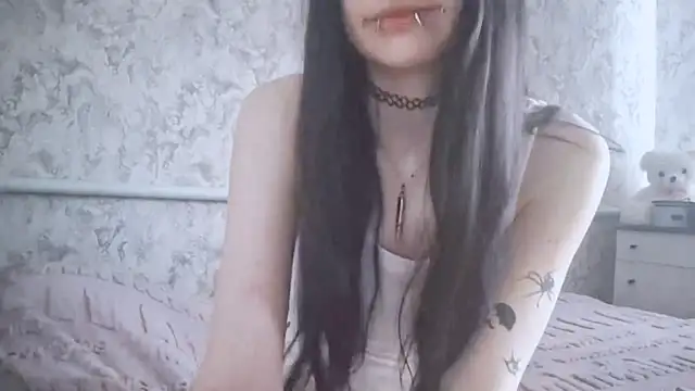 KrissyHiott online show from 26, 6, 2026