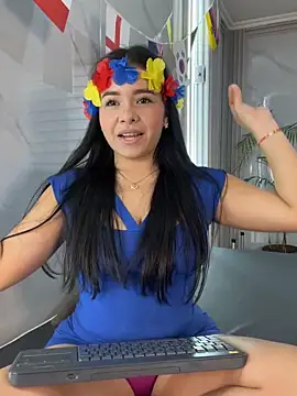 ValentinaLuciana online show from 18, 6, 2026