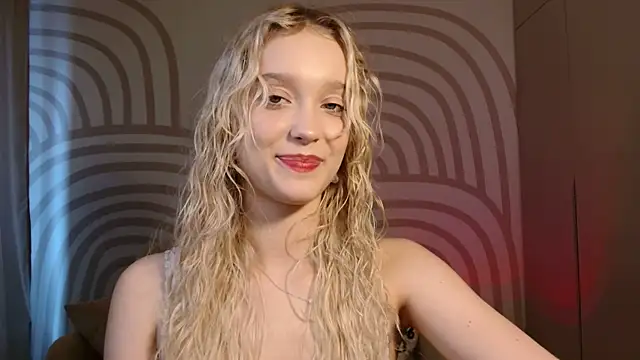 QueenSerenaa online show from 15, 6, 2026
