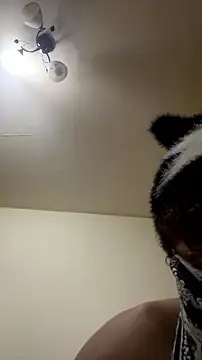 Snapshot of Hz1Tr chatting on 8, 7, 2026 Hz1Tr online show from 8, 7, 2026