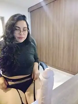 Snapshot of Roxxy_Sade chatting on 17, 6, 2026 Roxxy Sade online show from 17, 6, 2026