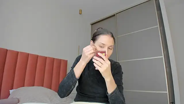 Snapshot of SofiClimbing chatting on 10, 2, 2025 SofiClimbing online show from 10, 2, 2025