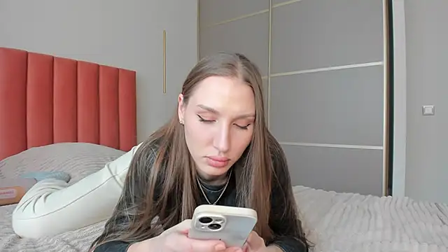 Snapshot of SofiClimbing chatting on 10, 2, 2025 SofiClimbing online show from 10, 2, 2025