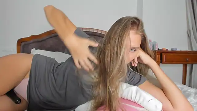 Snapshot of SofiClimbing chatting on 13, 10, 2025 SofiClimbing online show from 13, 10, 2025