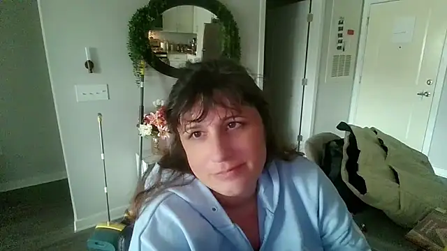 Snapshot of maddiliz chatting on 13, 4, 2026 maddiliz online show from 13, 4, 2026