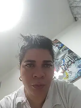 Siri Luxx online show from 8, 6, 2026