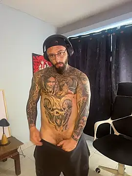 Snapshot of VenomHeat_thiago chatting on 2, 6, 2026 VenomHeat thiago online show from 2, 6, 2026