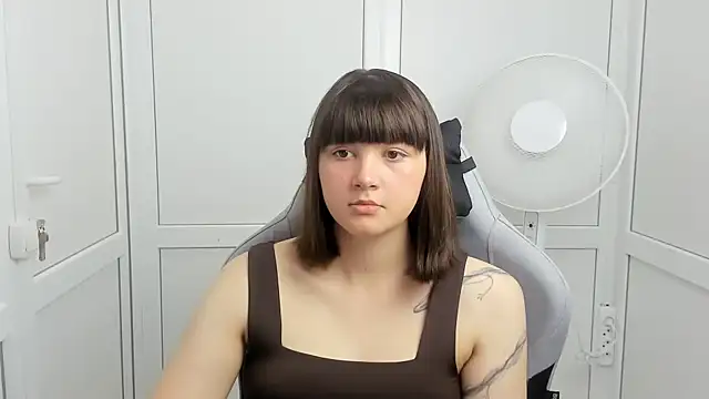 Vanilla Vixen online show from 8, 6, 2026