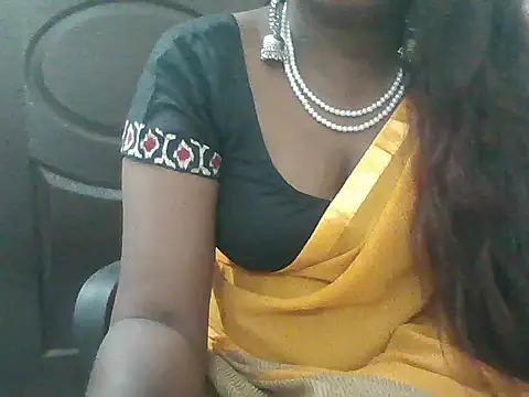 Snapshot of tamil-priyaaa chatting on 17, 6, 2026 tamil-priyaaa online show from 17, 6, 2026