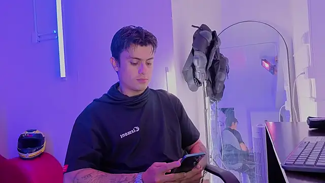 angel still  online show from 1, 7, 2026