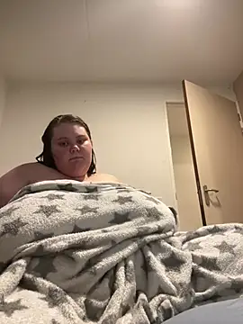 Snapshot of chubbyqueenbb chatting on 17, 6, 2026 chubbyqueenbb online show from 17, 6, 2026