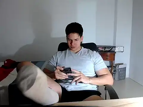 reyalejandro96 online show from 11, 6, 2026