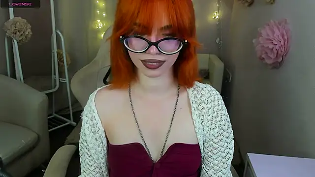 Snapshot of Velvet__Kiss chatting on 19, 7, 2026 Velvet Kiss online show from 19, 7, 2026