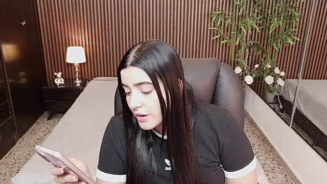 Snapshot of karilyncollinss chatting on 19, 6, 2026 karilyncollinss online show from 19, 6, 2026