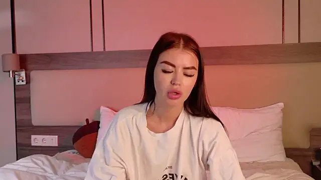 leonameilee online show from 24, 6, 2026