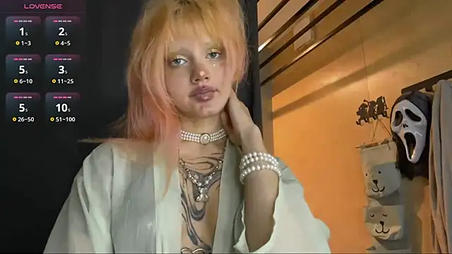 JoanneMcauly online show from 30, 6, 2026
