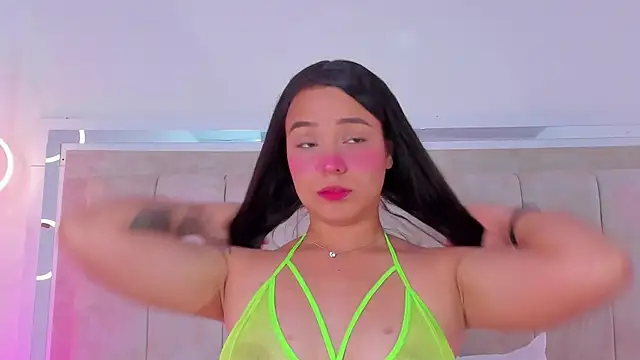 Luna Juicyberry online show from 20, 6, 2026