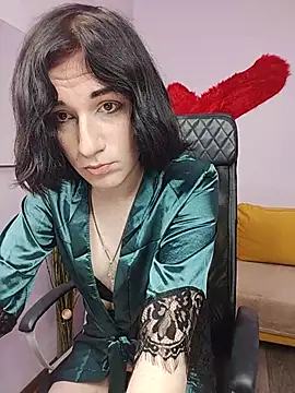 MickeQuinee online show from 25, 6, 2026