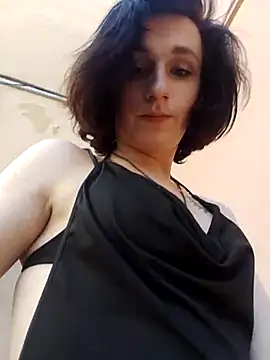 MickeQuinee online show from 18, 7, 2026