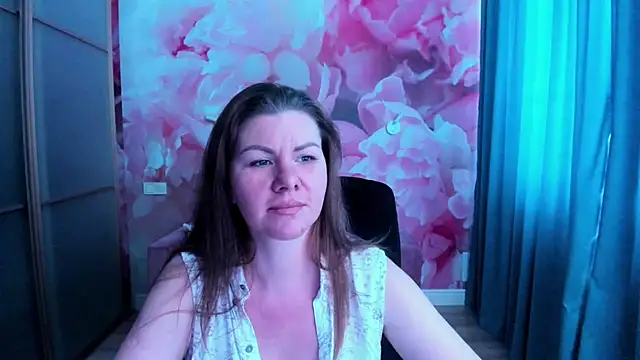 LunaKissesx online show from 21, 6, 2026