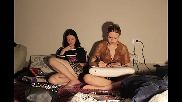 Catherine19Hunt online show from 2, 7, 2026