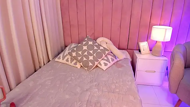 Elizabeth rochee online show from 19, 6, 2026