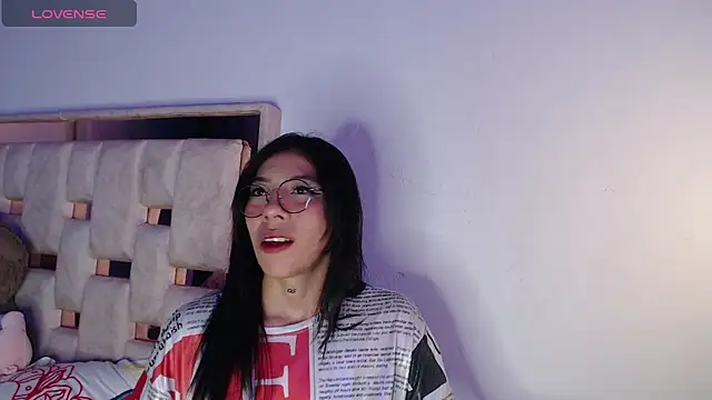 LAILA GOMEZ1 online show from 13, 6, 2026