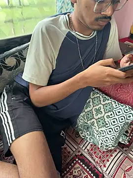 Snapshot of samyuthtwink chatting on 8, 7, 2026 samyuthtwink online show from 8, 7, 2026