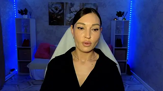 NikoleMills online show from 6, 7, 2026