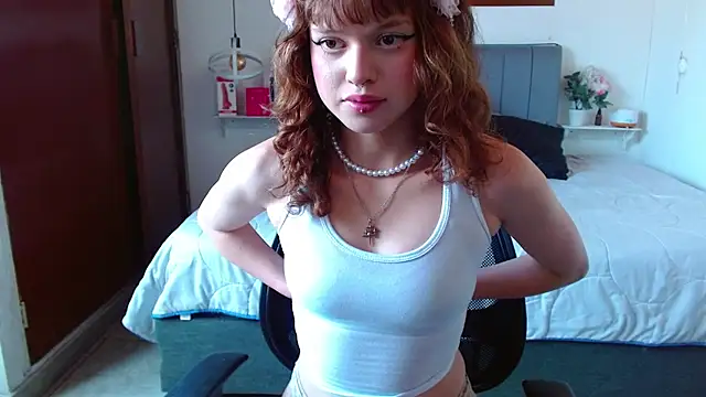 Snapshot of Evelynn_fox_ chatting on 10, 7, 2026 Evelynn fox online show from 10, 7, 2026