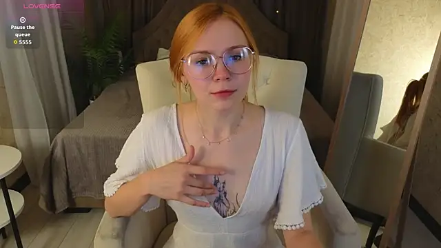 Snapshot of memymee_ chatting on 21, 7, 2026 memymee online show from 21, 7, 2026