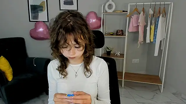 Snapshot of Annette_Bell chatting on 15, 6, 2026 Annette Bell online show from 15, 6, 2026