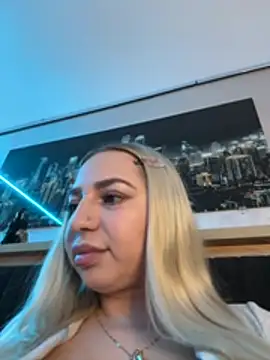 Snapshot of xLexi chatting on 20, 7, 2026 xLexi online show from 20, 7, 2026
