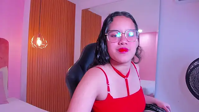 shayra alina online show from 4, 7, 2026