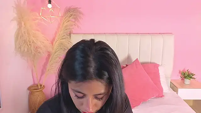Snapshot of valeria__torres chatting on 5, 8, 2026 valeria torres online show from 5, 8, 2026