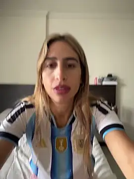 NicoleWilder online show from 14, 6, 2026