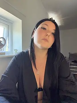 LeahAnnX online show from 14, 7, 2026