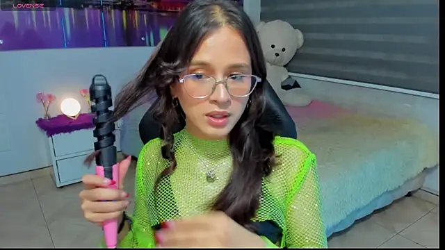 kumikoxxx online show from 17, 6, 2026