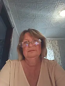 MilashkaCutie50 online show from 17, 7, 2026