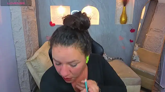 Cony curly b online show from 29, 7, 2026