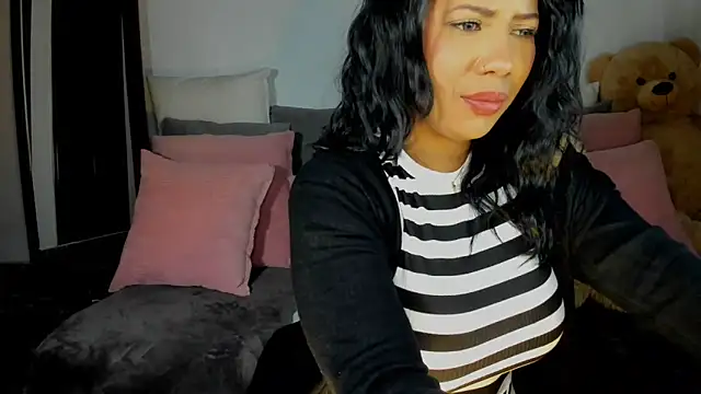 NicolePasqualott online show from 5, 2, 2025