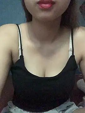 Snapshot of Julyy_girl chatting on 2, 7, 2026 Julyy girl online show from 2, 7, 2026