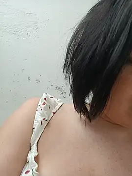 Snapshot of LoveVixen_LoveWolf chatting on 18, 6, 2026 LoveVixen LoveWolf online show from 18, 6, 2026