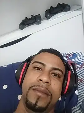01LeonBlack online show from 24, 7, 2026