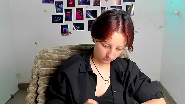 Dilara Kiss  online show from 5, 8, 2026