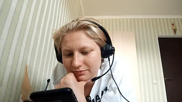 JennyShortcut online show from 18, 6, 2026