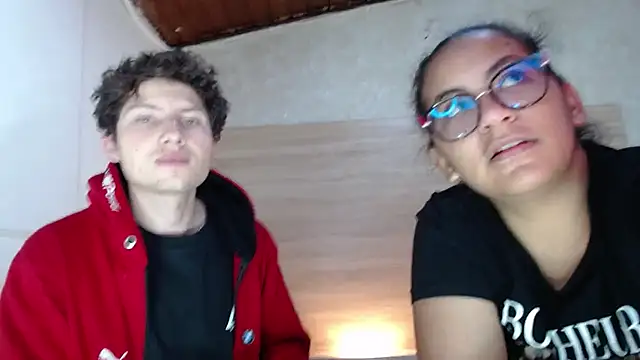 Snapshot of sashasalomefon chatting on 28, 7, 2026 sashasalomefon online show from 28, 7, 2026