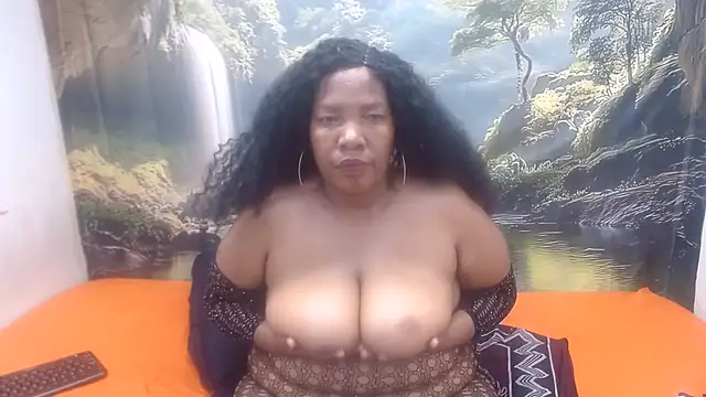 Snapshot of CURVYELEGANCExxx chatting on 10, 7, 2026 CURVYELEGANCExxx online show from 10, 7, 2026