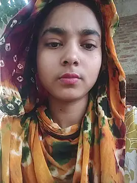 Snapshot of Simran_143 chatting on 4, 8, 2026 Simran 143 online show from 4, 8, 2026