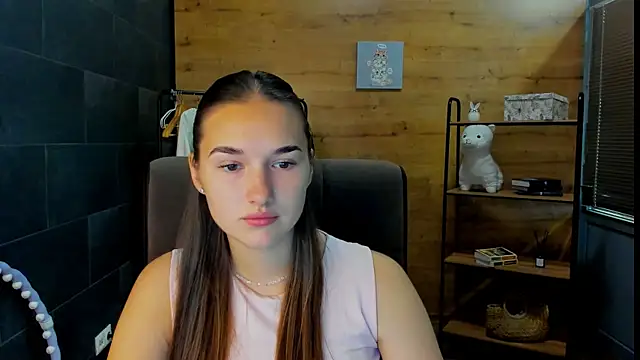 Snapshot of DianaaHill chatting on 8, 7, 2026 DianaaHill online show from 8, 7, 2026
